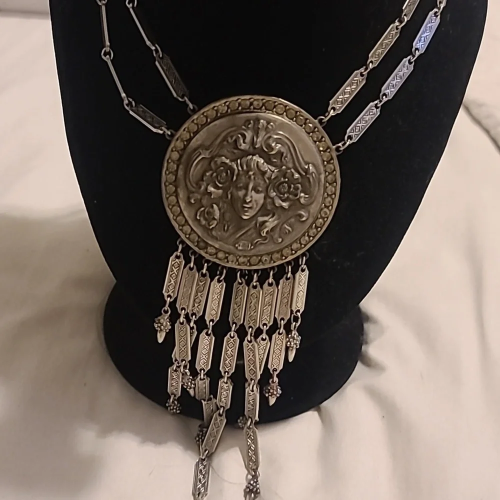 Vintage 1960 Silver Golddette Lady Medallion. Beautiful Unique. Rare. - Picture 10 of 15